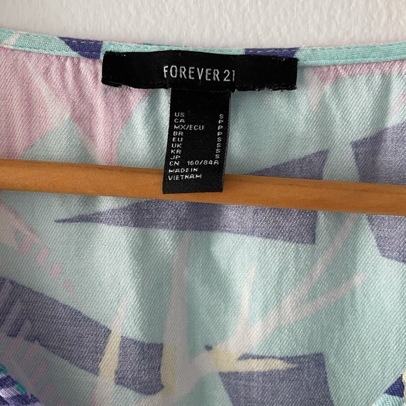 Miami Vice flowy crop top - Picture 2 of 4